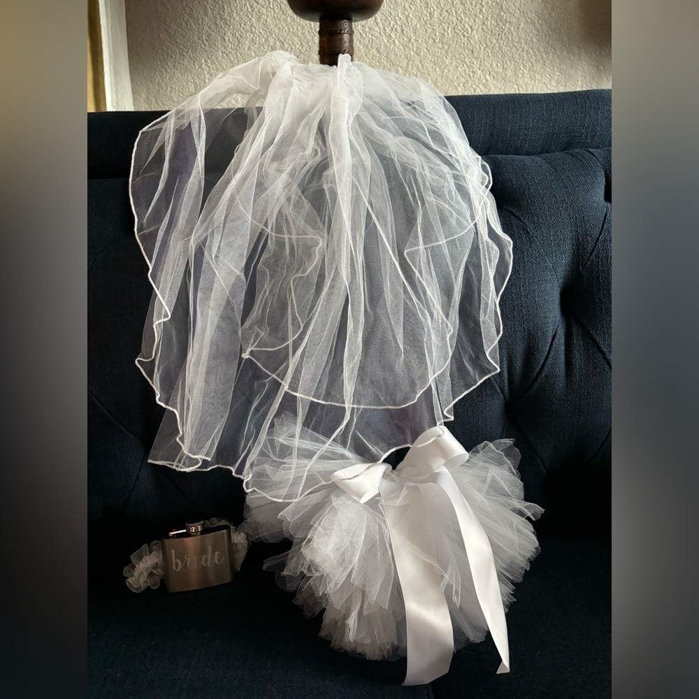 Bridal booty veil - white never worn